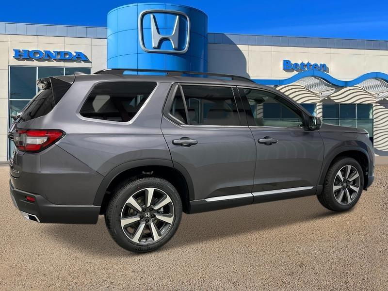 new 2025 Honda Pilot car, priced at $49,595