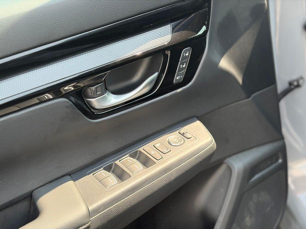 used 2023 Honda CR-V car, priced at $33,504