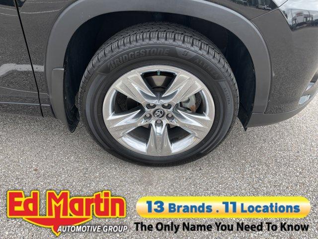 used 2018 Toyota Highlander car, priced at $25,559