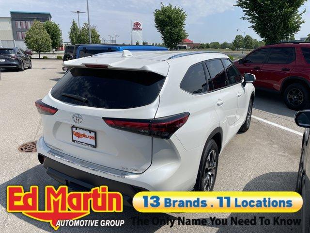 used 2020 Toyota Highlander car, priced at $23,794