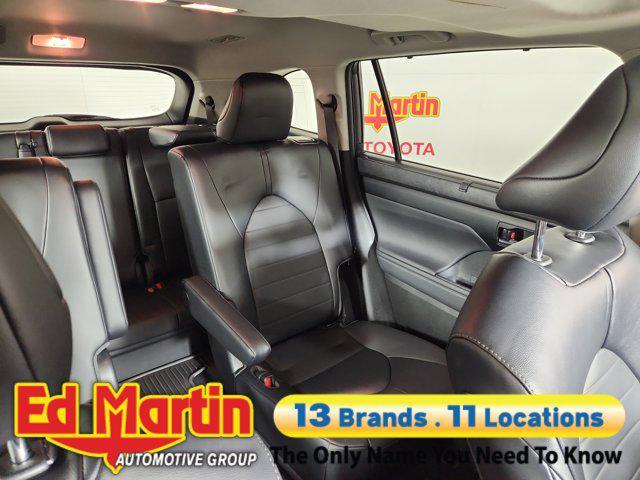 used 2023 Toyota Highlander Hybrid car, priced at $39,987