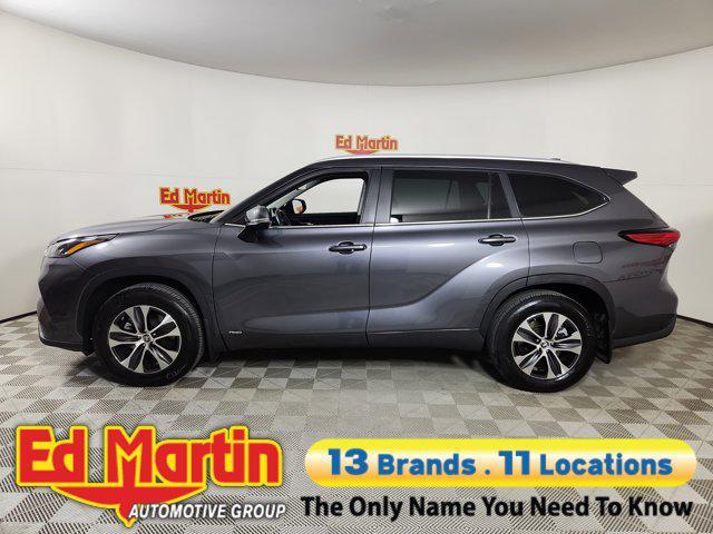 used 2023 Toyota Highlander Hybrid car, priced at $39,987