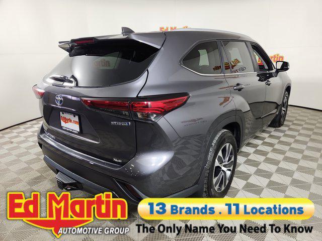 used 2023 Toyota Highlander Hybrid car, priced at $39,987