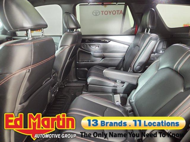used 2025 Honda Pilot car, priced at $42,997