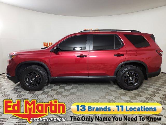 used 2025 Honda Pilot car, priced at $42,997