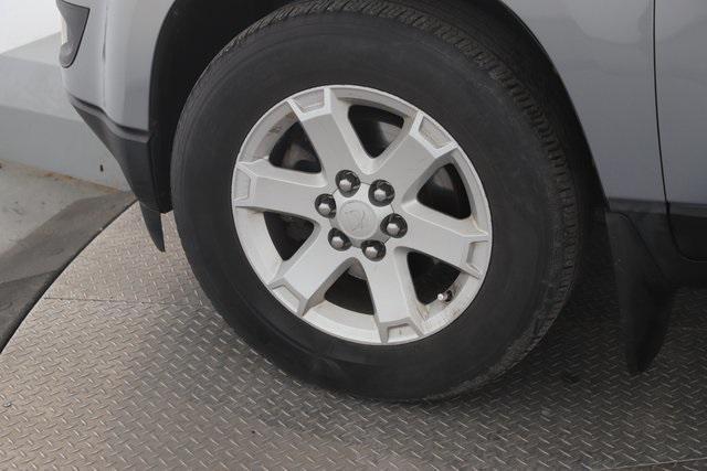 used 2008 Saturn Outlook car, priced at $2,890