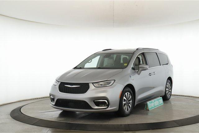 used 2021 Chrysler Pacifica Hybrid car, priced at $17,900