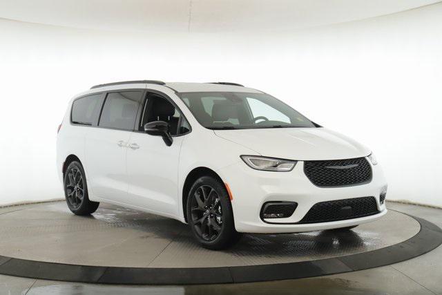 new 2026 Chrysler Pacifica car, priced at $40,910