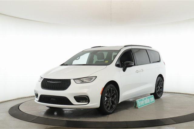 new 2026 Chrysler Pacifica car, priced at $40,910