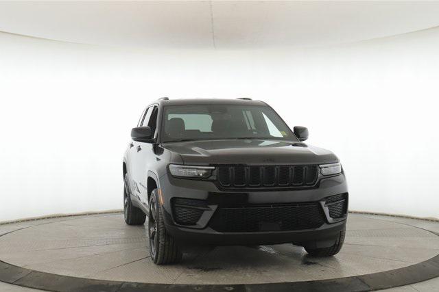 used 2025 Jeep Grand Cherokee car, priced at $34,900