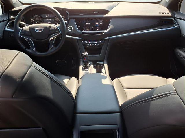 used 2022 Cadillac XT5 car, priced at $31,990