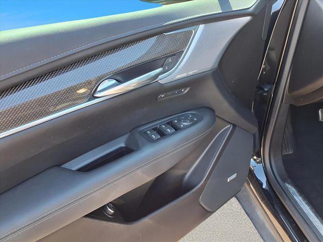 used 2022 Cadillac XT5 car, priced at $31,990