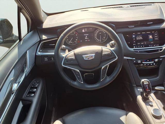 used 2022 Cadillac XT5 car, priced at $31,990