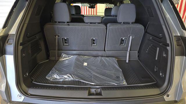 new 2026 Chevrolet Traverse car, priced at $45,940