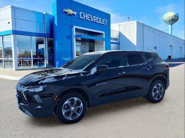 used 2025 Chevrolet Blazer car, priced at $30,290