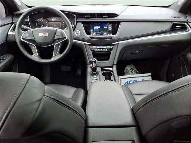 used 2025 Cadillac XT5 car, priced at $38,990