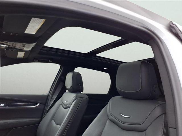 used 2025 Cadillac XT5 car, priced at $38,990