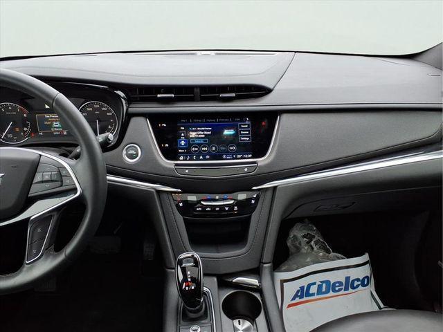 used 2025 Cadillac XT5 car, priced at $38,990