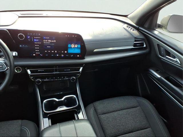 used 2024 Chevrolet Traverse car, priced at $32,990