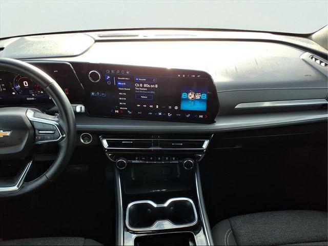 used 2024 Chevrolet Traverse car, priced at $32,990