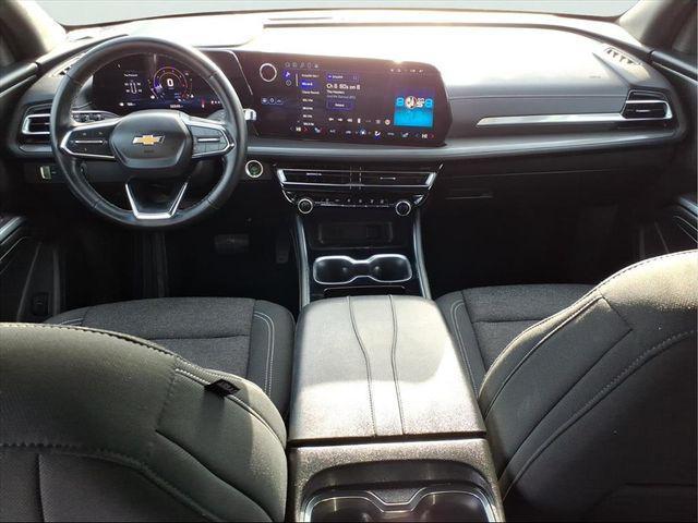 used 2024 Chevrolet Traverse car, priced at $32,990