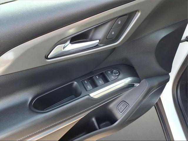 used 2024 Chevrolet Traverse car, priced at $32,990