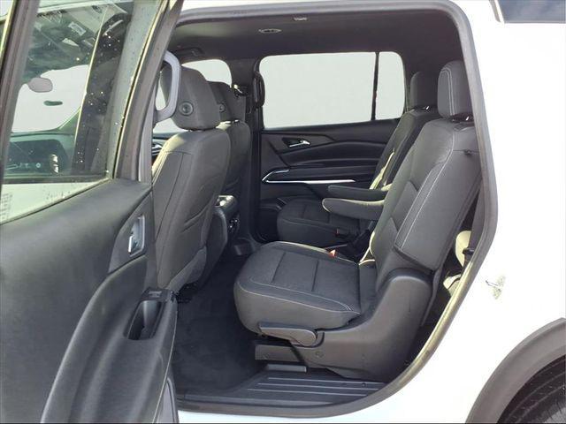 used 2024 Chevrolet Traverse car, priced at $32,990