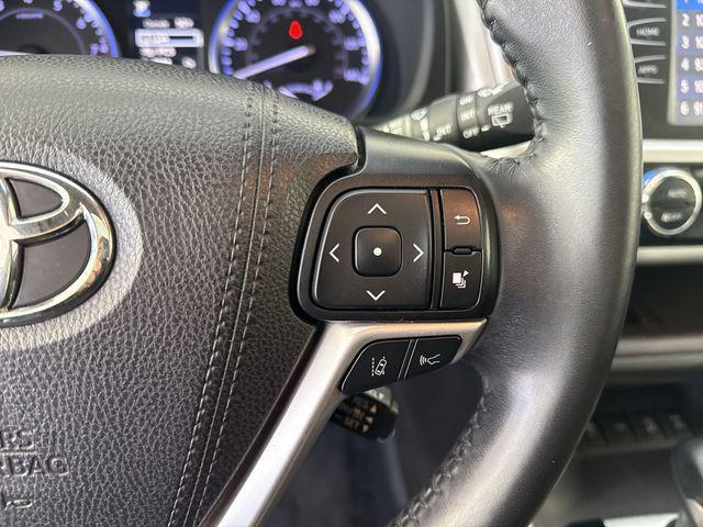 used 2019 Toyota Highlander car, priced at $21,495