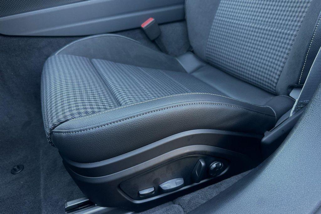 new 2025 Porsche Panamera car, priced at $131,595