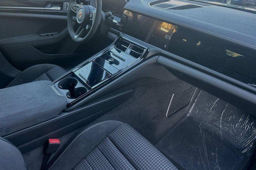 new 2025 Porsche Panamera car, priced at $131,595