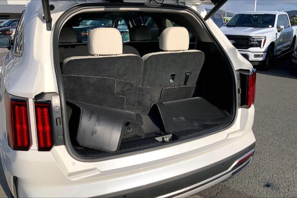 used 2023 Kia Sorento Hybrid car, priced at $34,769