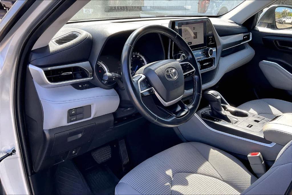used 2023 Toyota Highlander Hybrid car, priced at $31,195