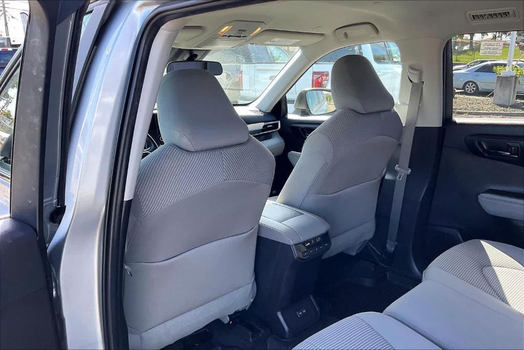 used 2023 Toyota Highlander Hybrid car, priced at $31,195