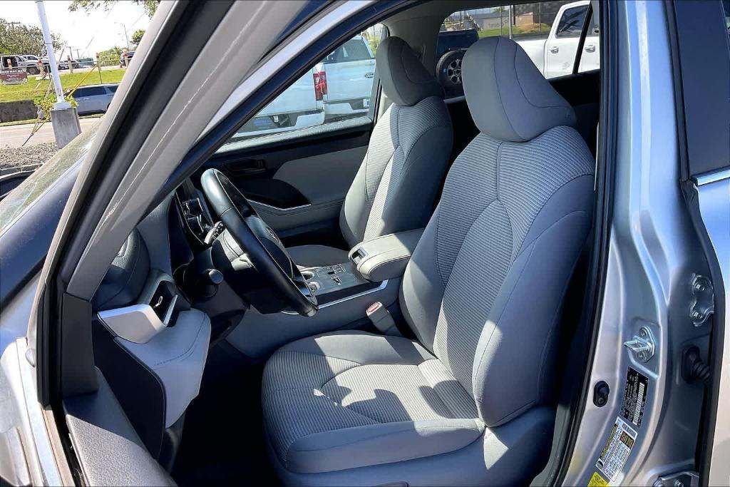 used 2023 Toyota Highlander Hybrid car, priced at $31,195