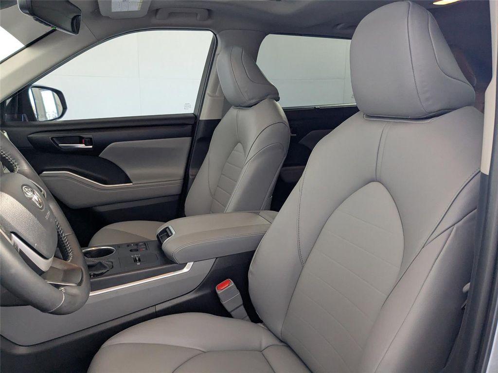 used 2025 Toyota Highlander car, priced at $41,000