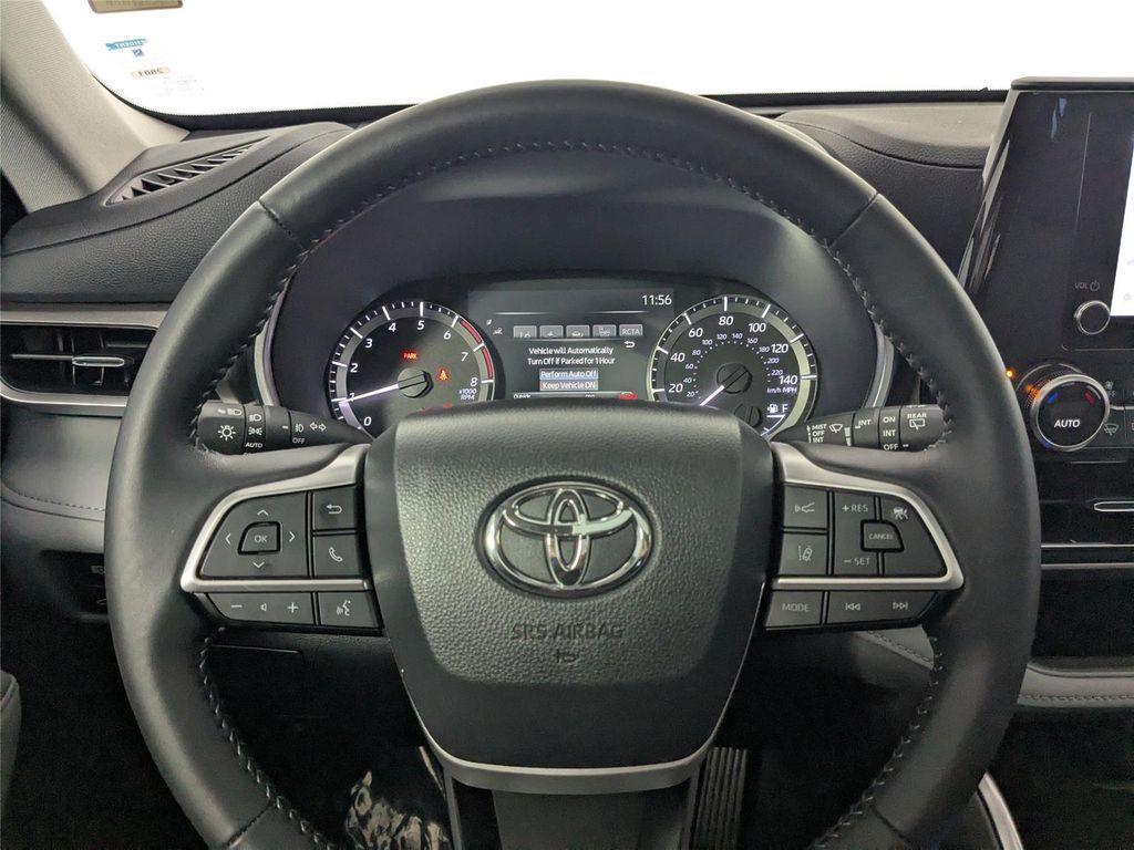 used 2025 Toyota Highlander car, priced at $41,000
