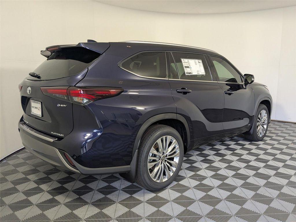 new 2026 Toyota Highlander Hybrid car, priced at $58,629
