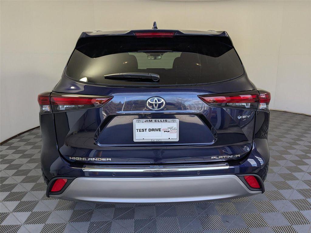 new 2026 Toyota Highlander Hybrid car, priced at $58,629