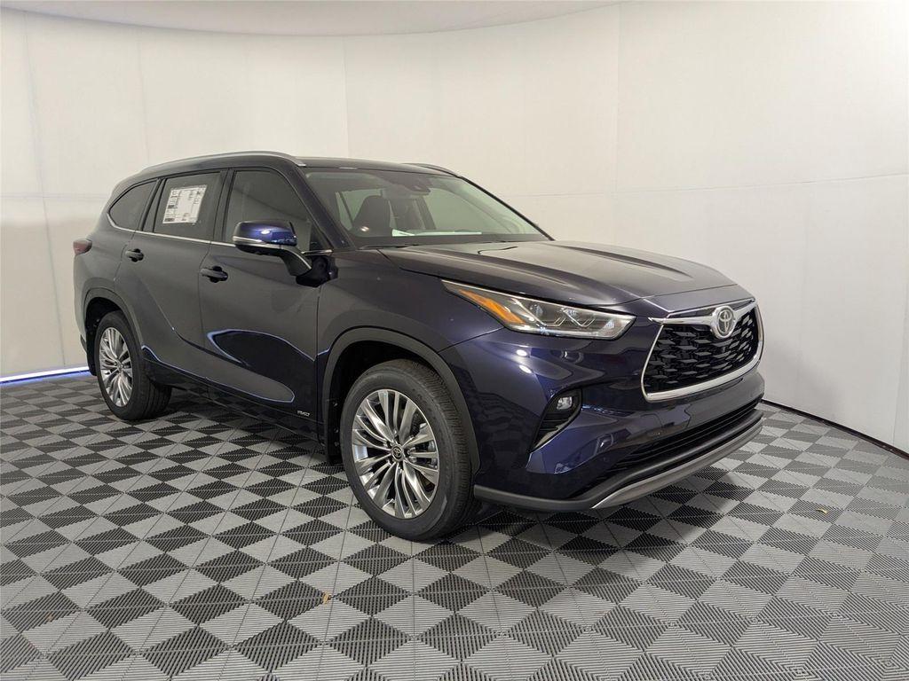 new 2026 Toyota Highlander Hybrid car, priced at $58,629