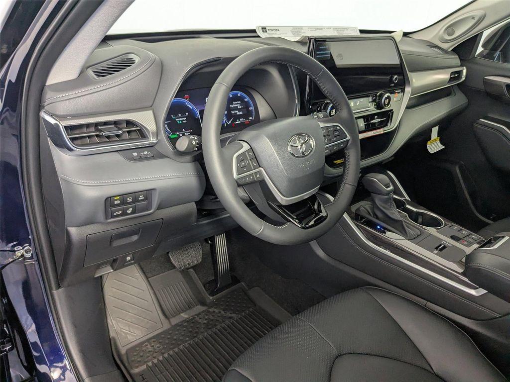 new 2026 Toyota Highlander Hybrid car, priced at $58,629