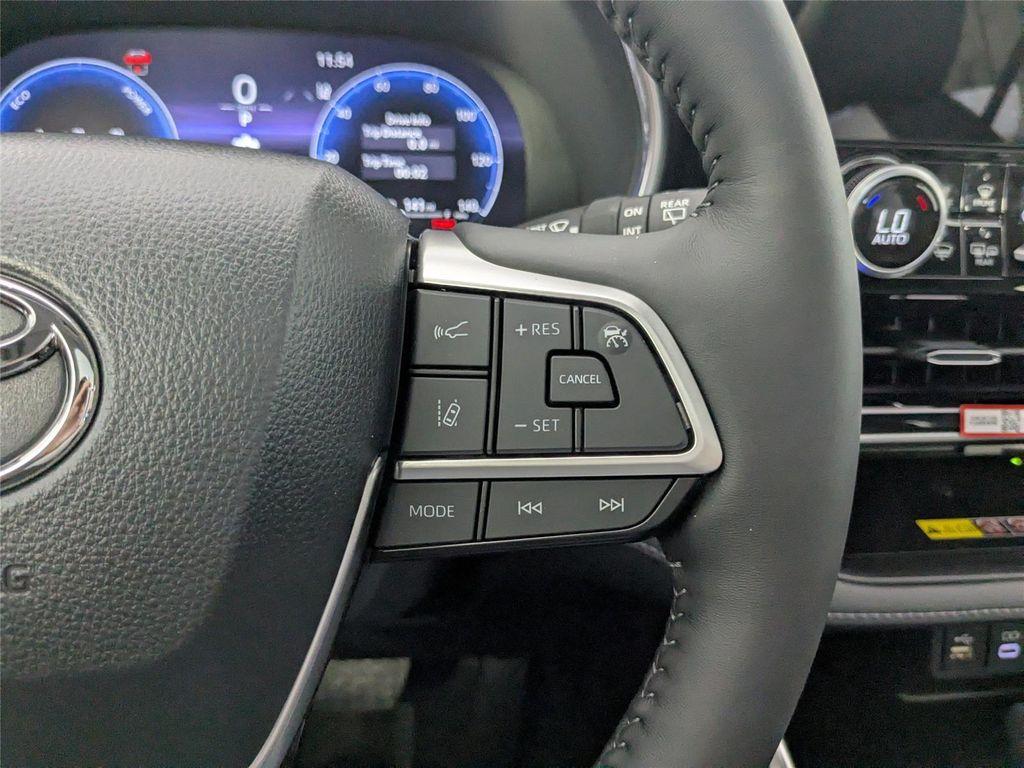 new 2026 Toyota Highlander Hybrid car, priced at $58,629