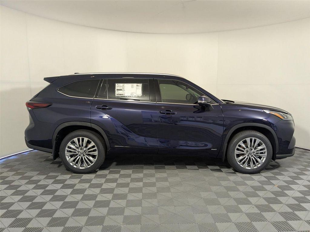 new 2026 Toyota Highlander Hybrid car, priced at $58,629