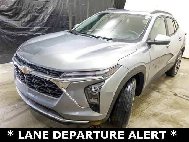 used 2025 Chevrolet Trax car, priced at $20,746