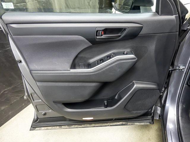 used 2024 Toyota Highlander car, priced at $32,285