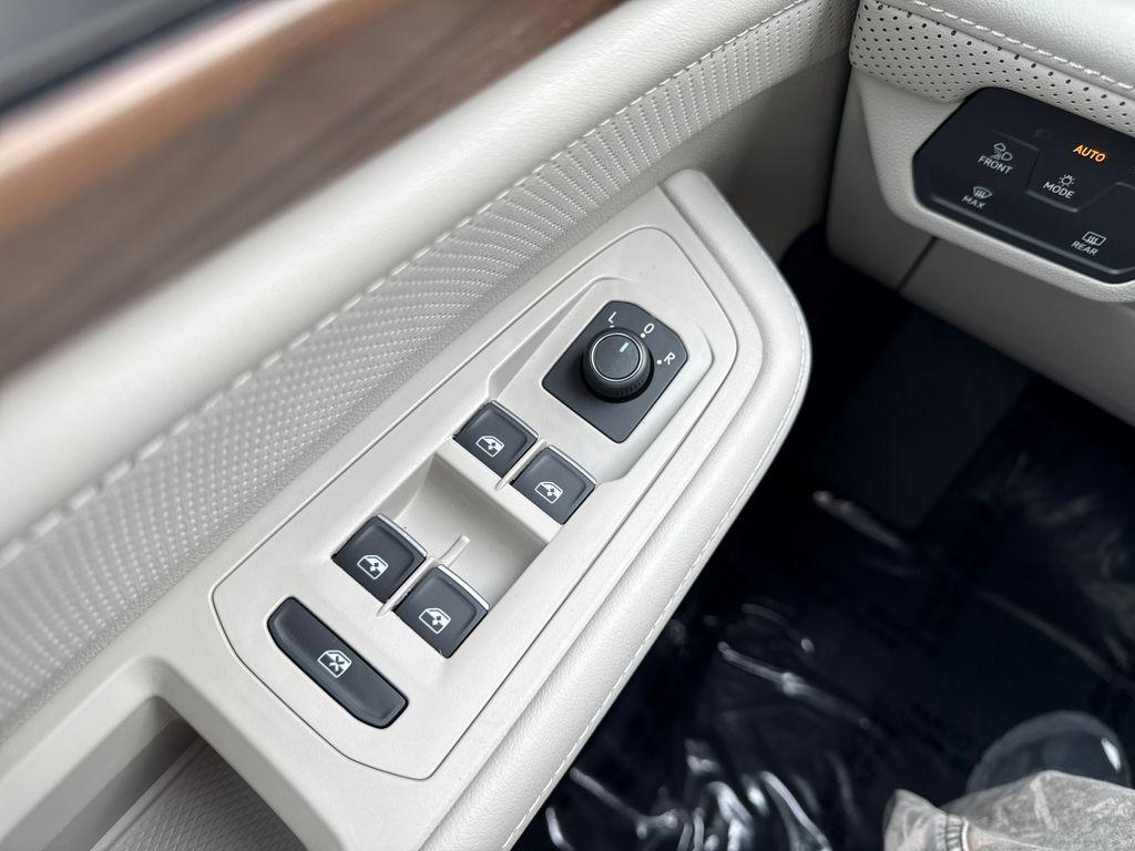 new 2026 Volkswagen Atlas car, priced at $44,503