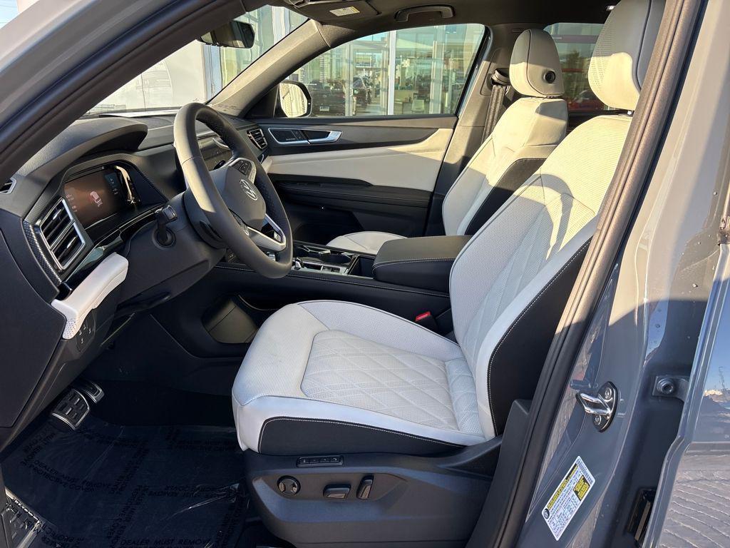 new 2026 Volkswagen Atlas Cross Sport car, priced at $51,871