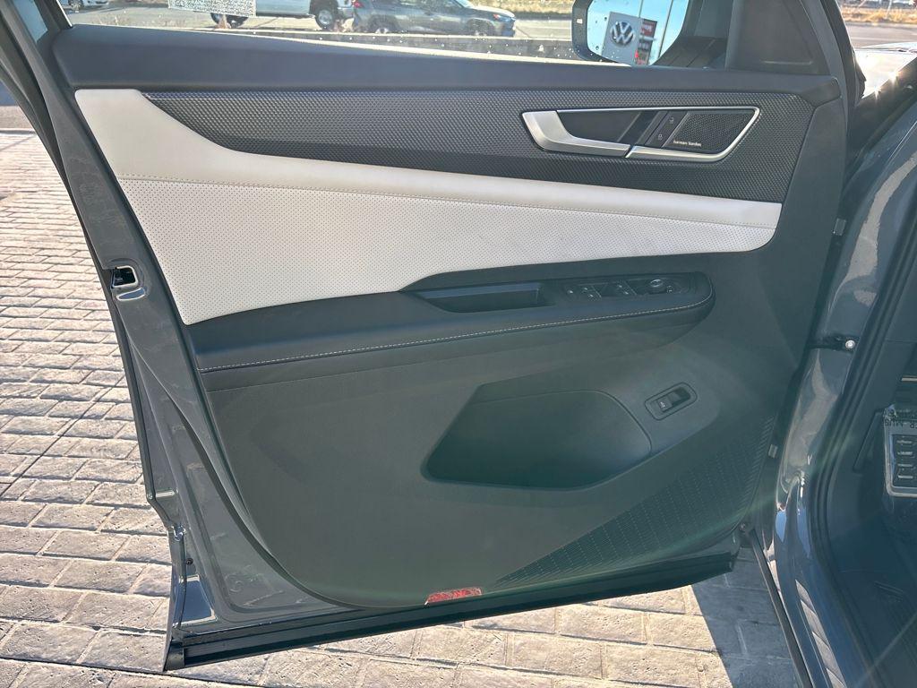 new 2026 Volkswagen Atlas Cross Sport car, priced at $51,871