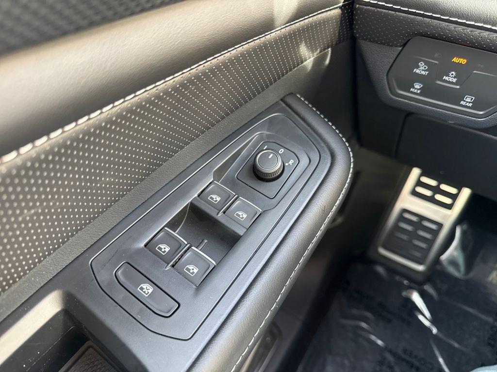 new 2026 Volkswagen Atlas Cross Sport car, priced at $48,892