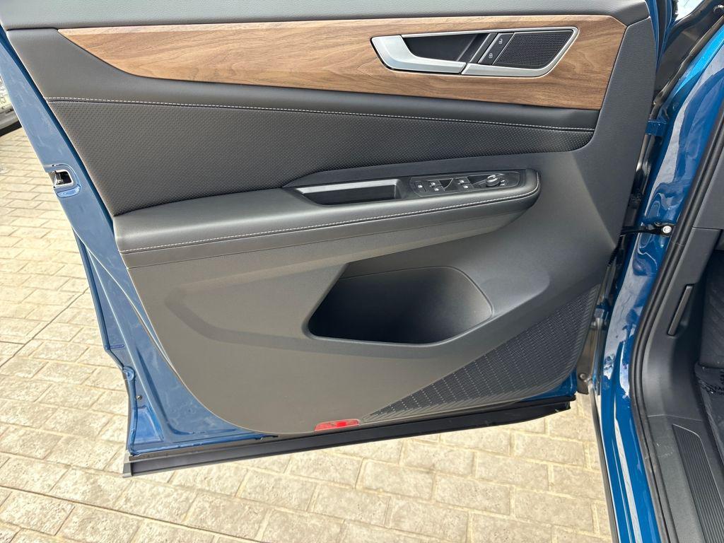 new 2026 Volkswagen Atlas car, priced at $38,709