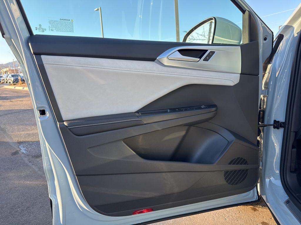 new 2026 Volkswagen Taos car, priced at $33,591